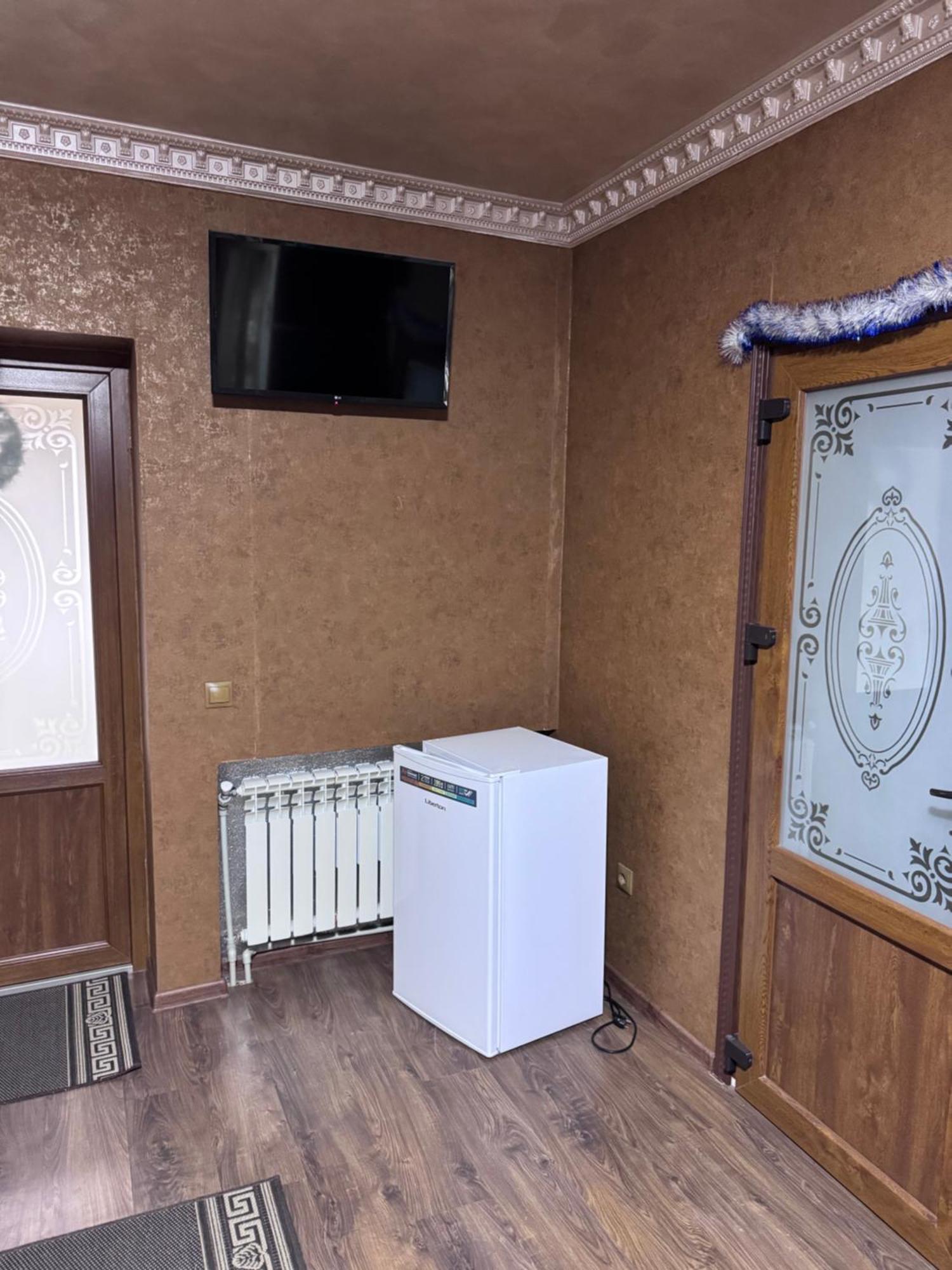 Отель Біля Озера Mukacheve Exterior photo