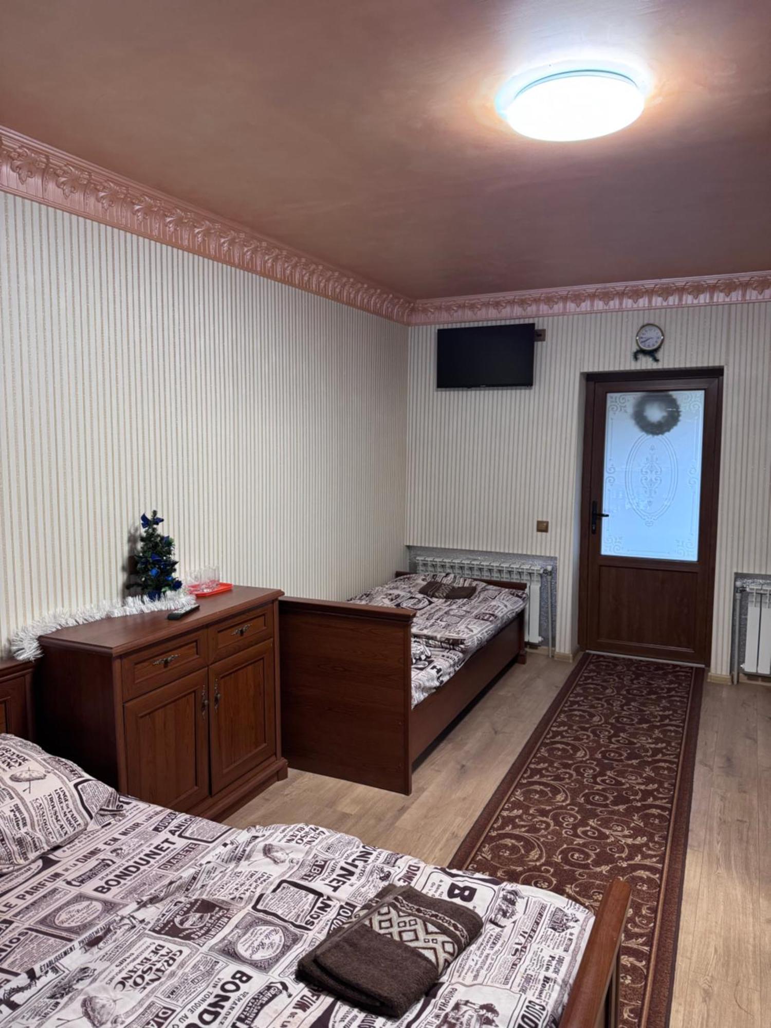 Отель Біля Озера Mukacheve Exterior photo