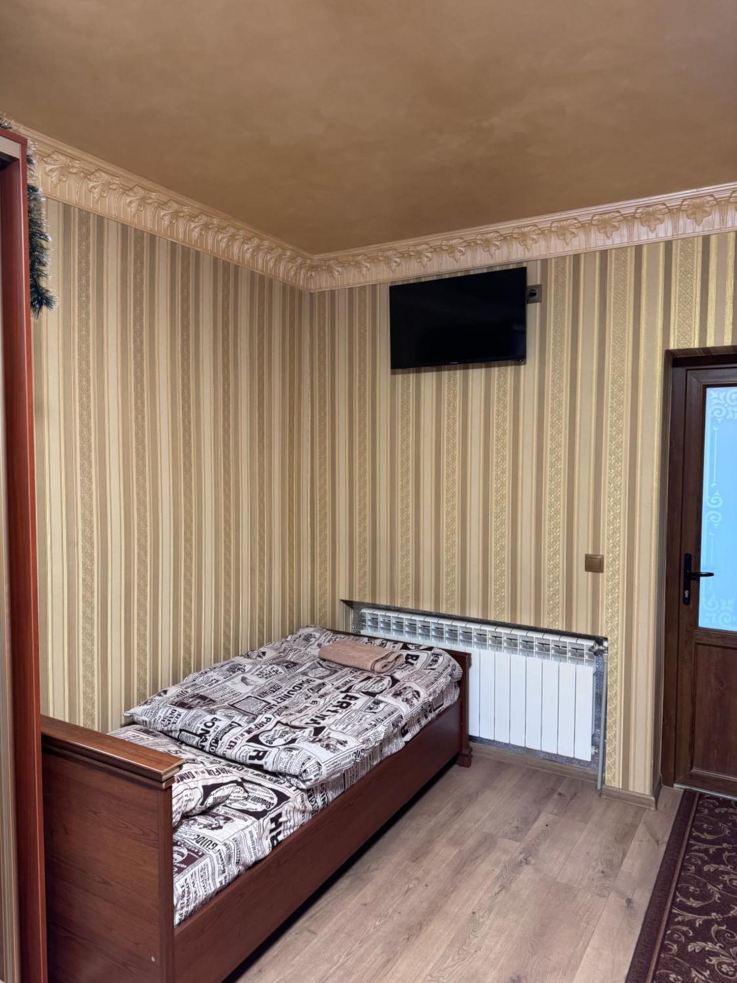 Отель Біля Озера Mukacheve Exterior photo