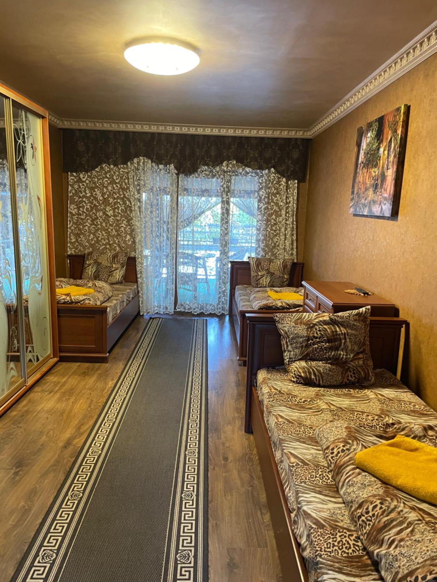 Отель Біля Озера Mukacheve Exterior photo