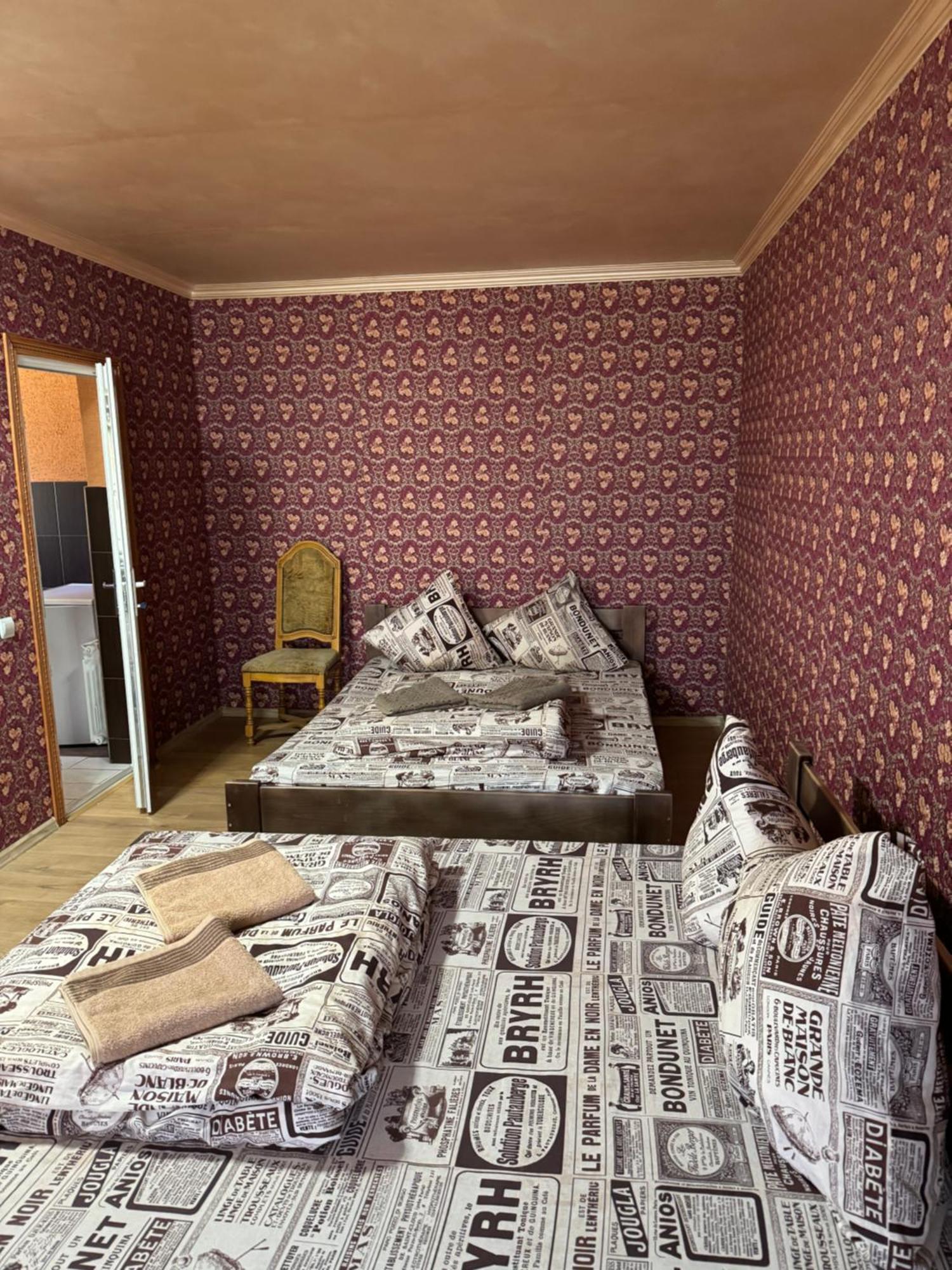 Отель Біля Озера Mukacheve Exterior photo
